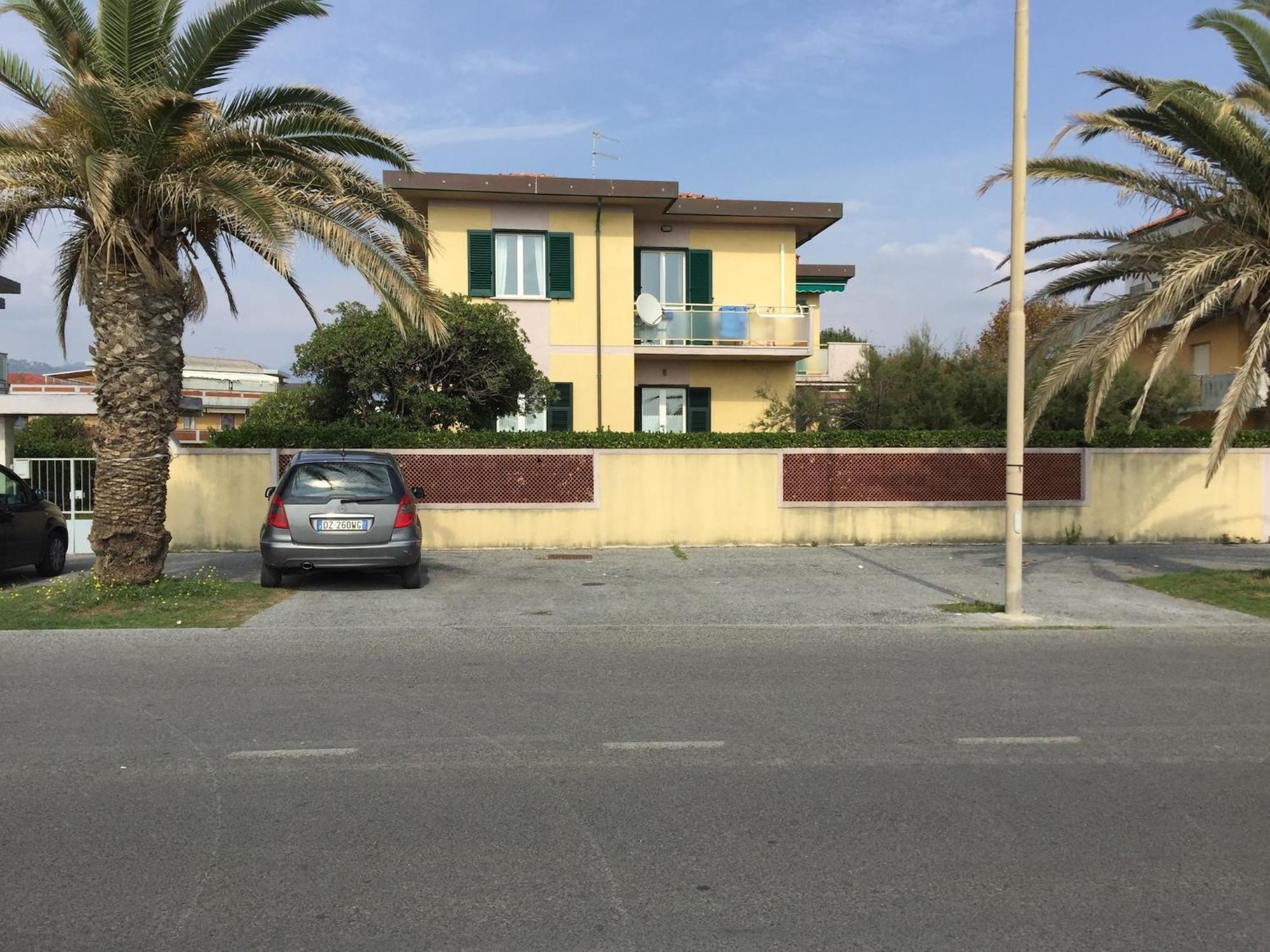 Amazing Holiday Home Near Pet Friendly Beach Carrara Exterior photo